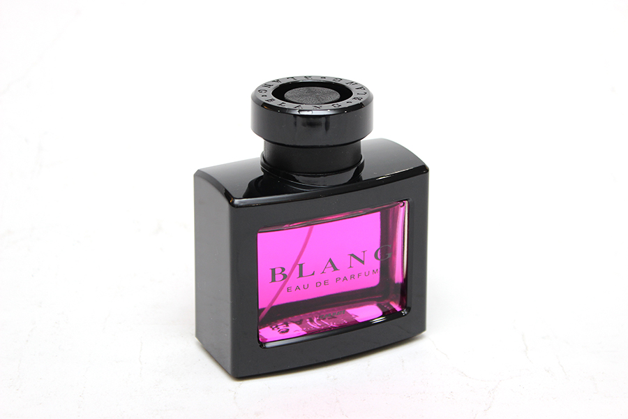 Dầu thơm Carmate BLANG LIQUID (Viền xi đen) L27 GLAMOROUS WILD BERRY PINK 70ML hồng đậm